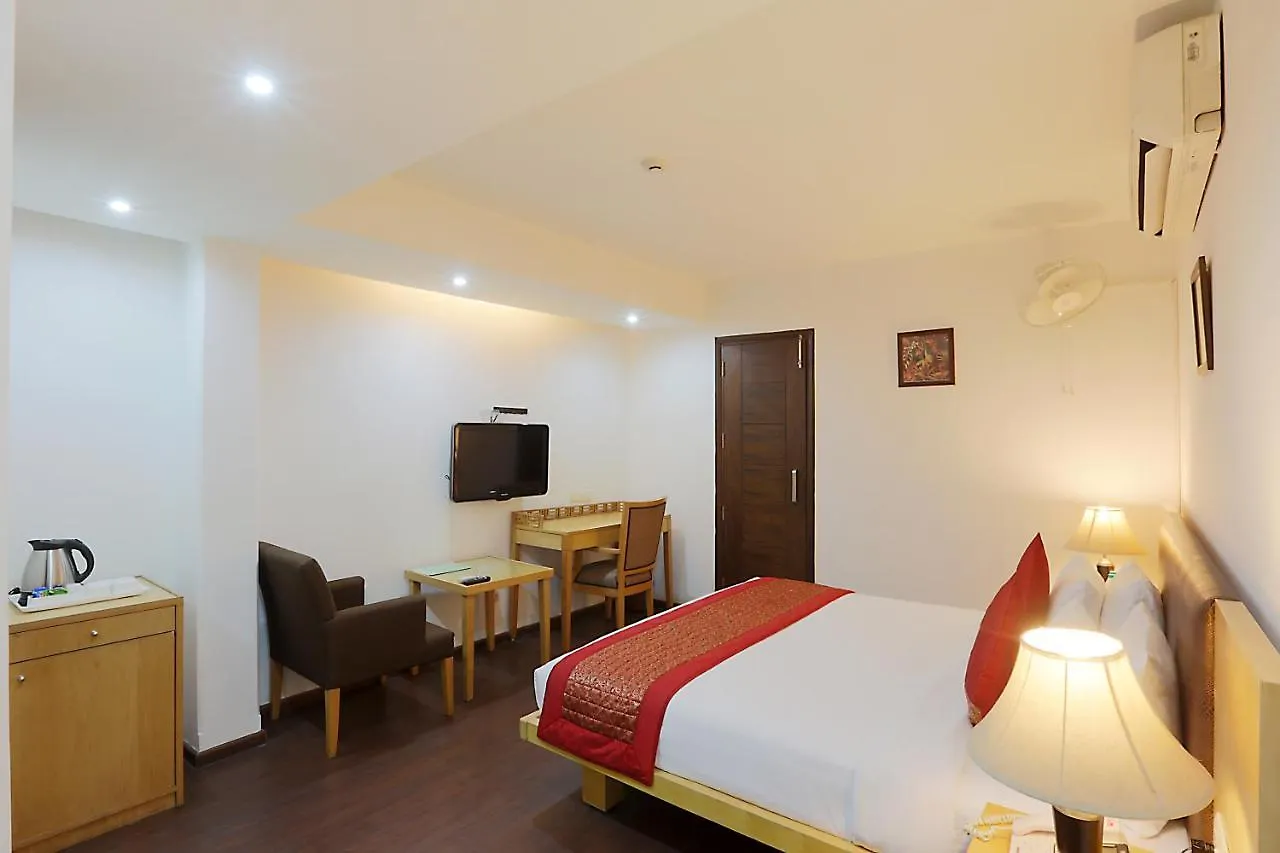 Hotel Arch International Kapas Hera