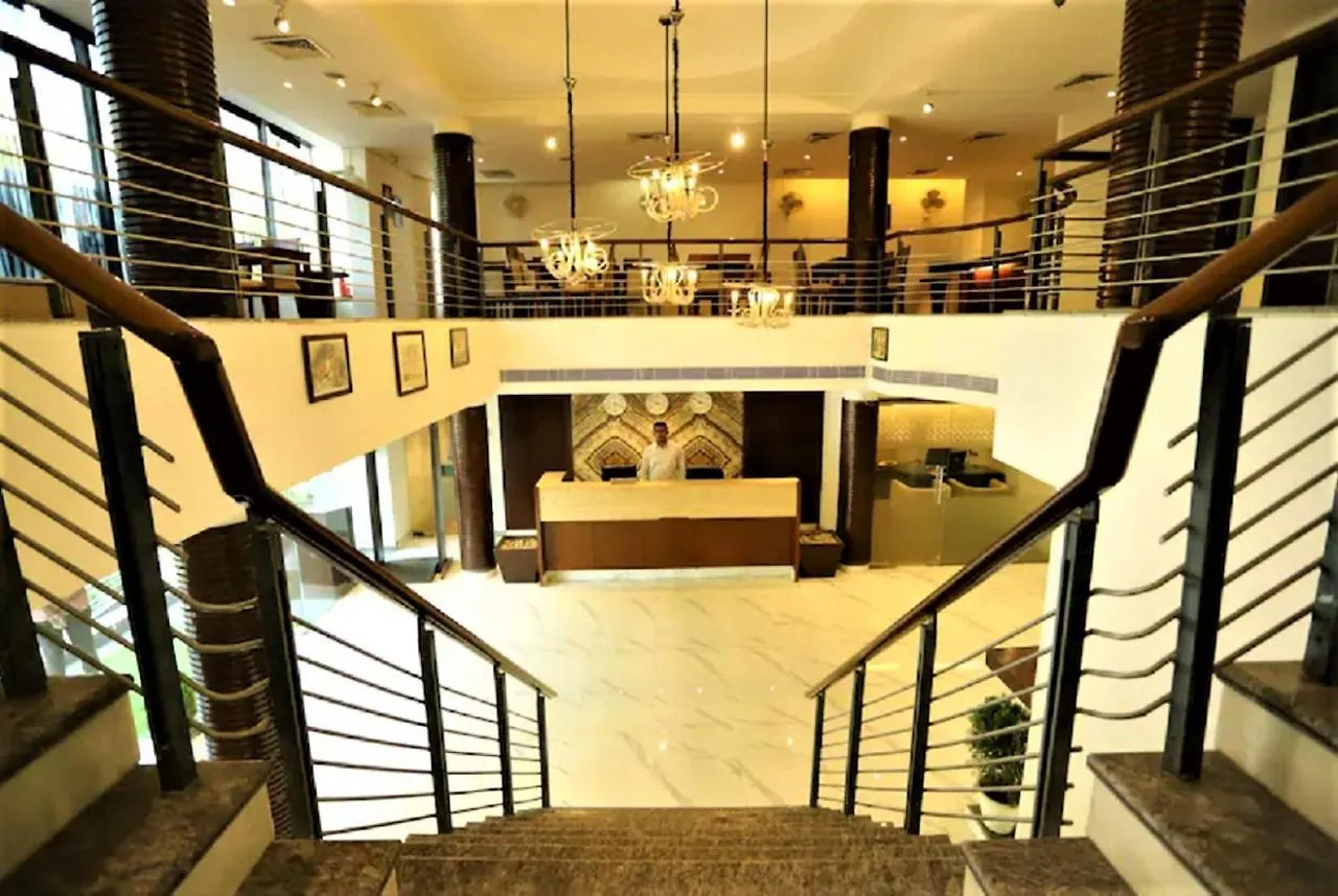 Hotel Arch International Kapas Hera