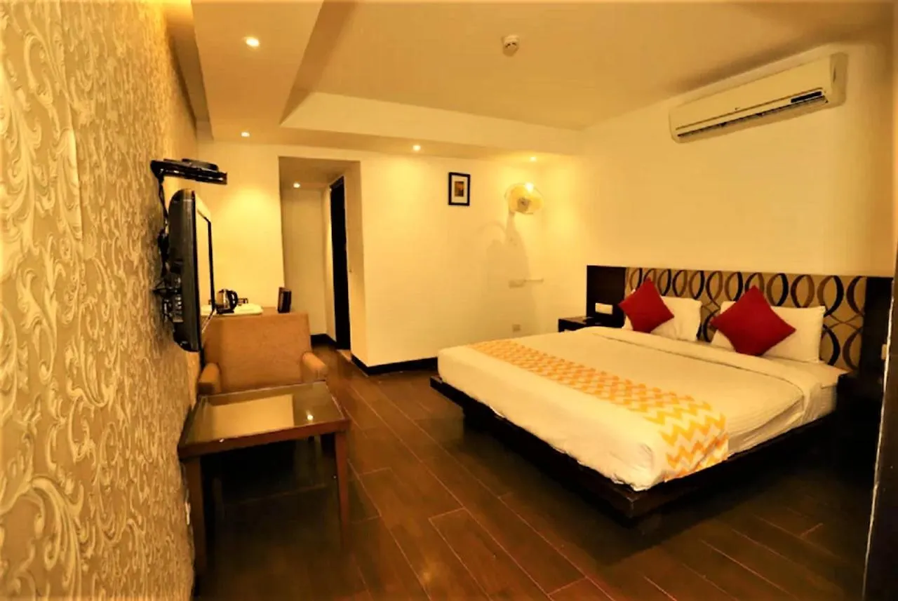 Hotel Arch International Kapas Hera