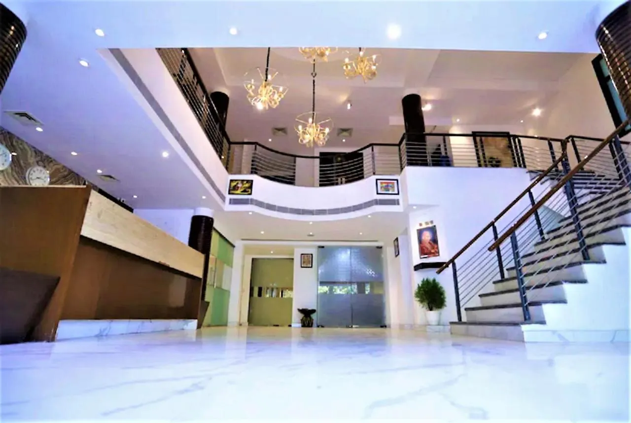 Hotel Arch International Kapas Hera