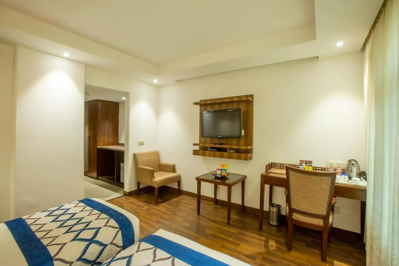 Hotel Arch International Kapas Hera
